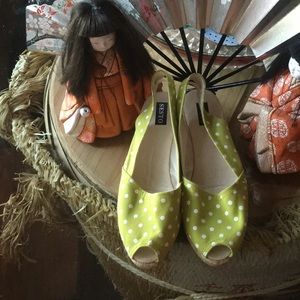 4 for $30 Sale 7 Lime Grn & White Dot Sesto Shoes.